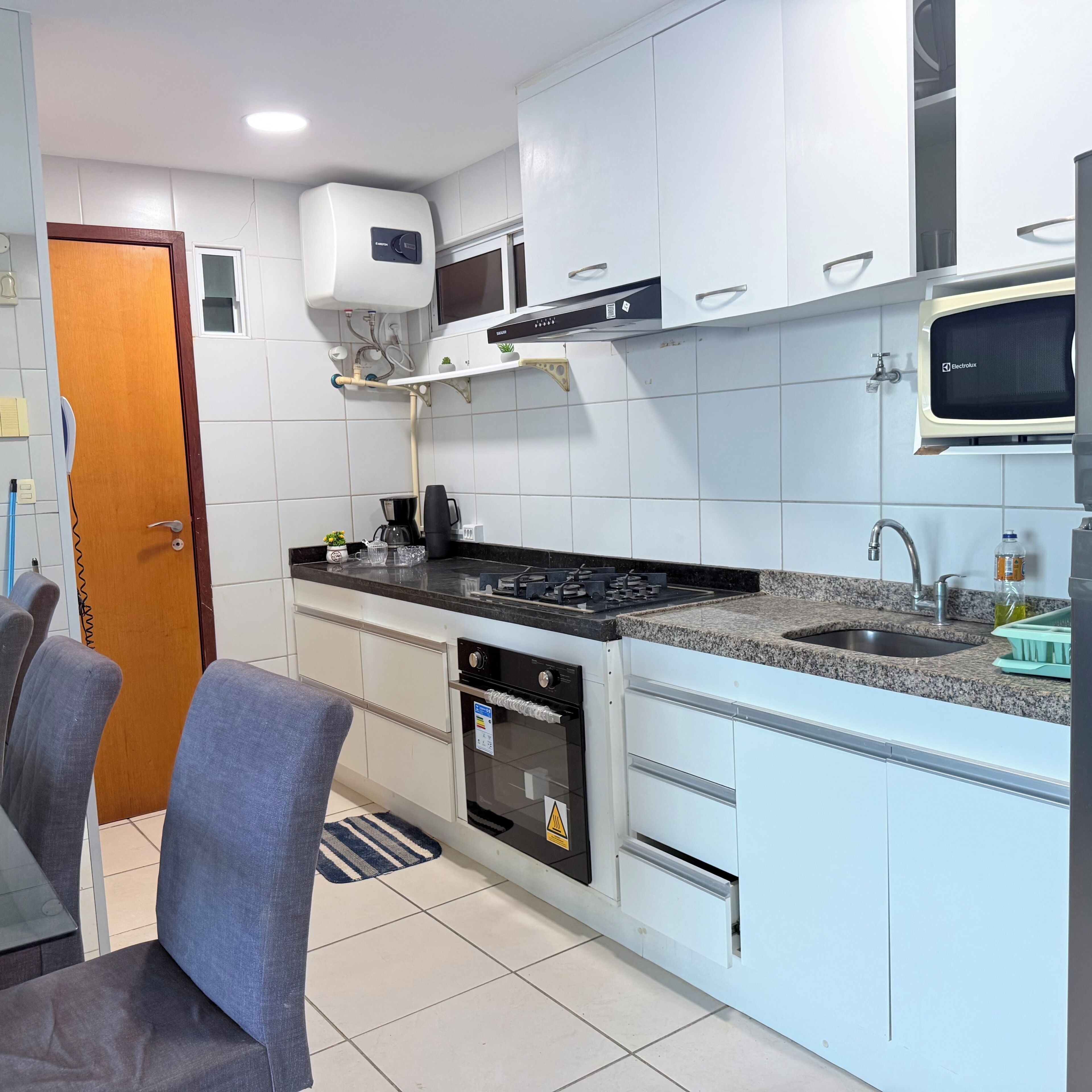 Comfort Apartment, Lanai, Beach View | Private kitchen