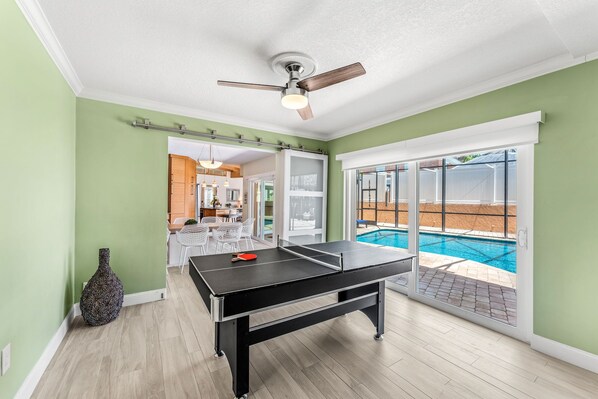 House (3 Bedrooms) | Interior