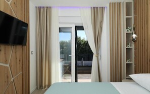 3 habitaciones, tabla de planchar con plancha y cuna de viaje