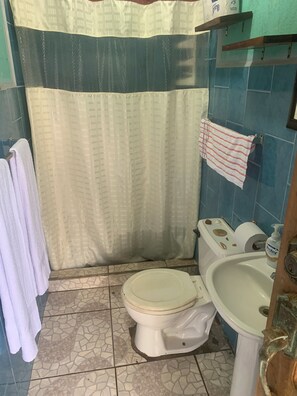 Handtücher, Seife, Toilettenpapier