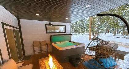 Cabin Retreat with Hot Tub, Telescope, Games & Fire Pit -Near Duck Creek Village