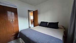 2 bedrooms, Internet, bed sheets