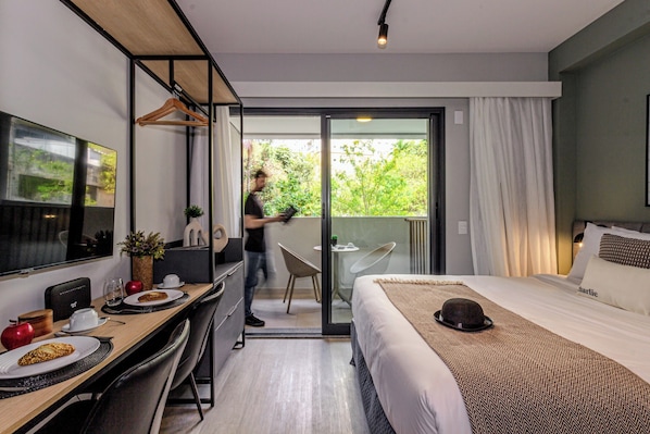 Studio Superior Casal com Varanda NR