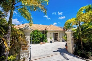 House, 5 Bedrooms, Private Pool, Garden View | Exterior