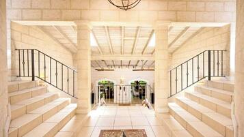 House, 5 Bedrooms, Private Pool, Garden View | Interior