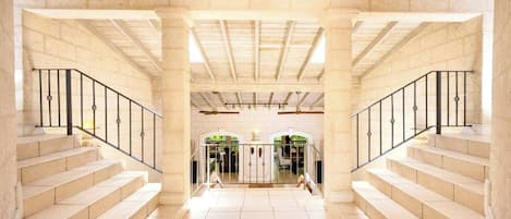 House, 5 Bedrooms, Private Pool, Garden View | Interior