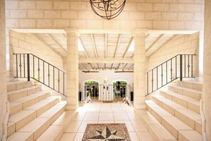 House, 5 Bedrooms, Private Pool, Garden View | Interior