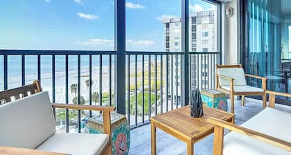 Beachfront Gulf View Oasis 2-bedroom condo in Fort Myers Beach