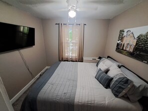 2 bedrooms, iron/ironing board, free WiFi, bed sheets