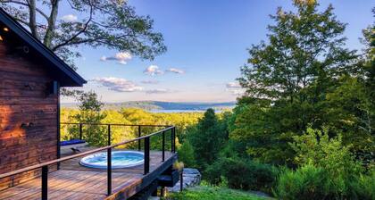 Modern Catskills Escape w/ Open Living, Steam Shower, Fireplace & Hot Tub w/ Mountain Views, Minutes From Woodstock & Trails Suncliff Vista