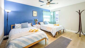 3 bedrooms, desk, iron/ironing board, WiFi (free)
