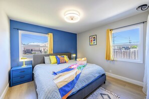 3 bedrooms, desk, iron/ironing board, free WiFi