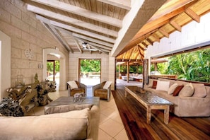House, 4 Bedrooms, Private Pool, Garden View | Living room