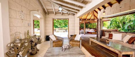 House, 4 Bedrooms, Private Pool, Garden View | Living area