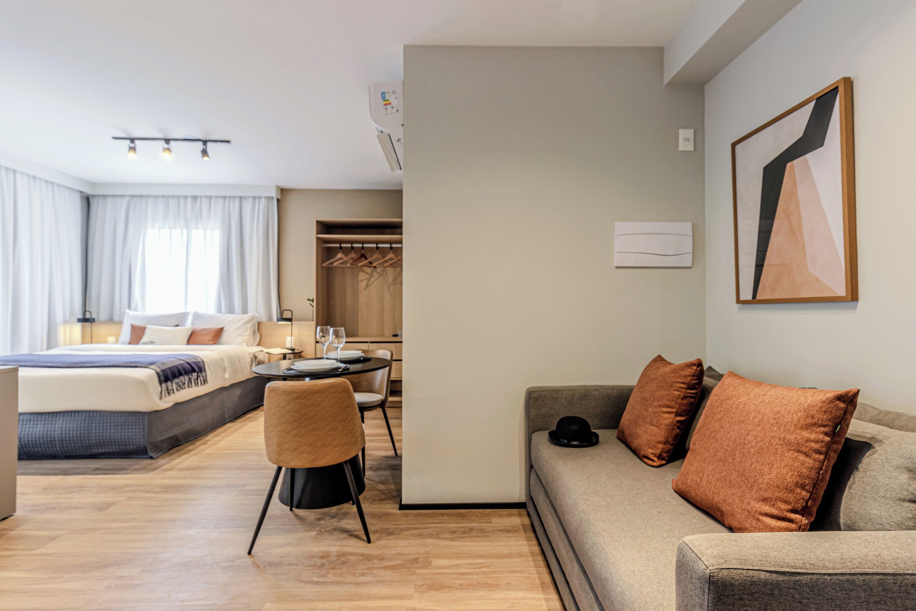 開放式客房, 1 張標準雙人床和 1 張沙發床, 庭院 | 低過敏寢具、獨特裝潢、布置獨特、筆電工作空間