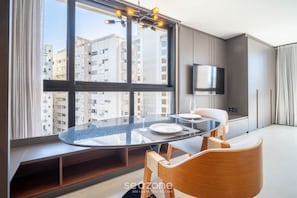 Basic Apartment | Dining