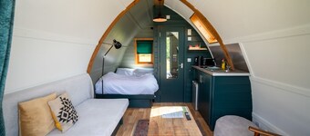 Luxury Cosy Cabin with Hot Tub in Rural Yorkshire