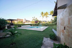 House | 7 bedrooms - Casa com Piscina Churrasqueira e Wi-fi Cumbuco (Caucaia)