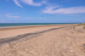 House - Casa com Piscina Churrasqueira e Wi-fi Cumbuco (Caucaia)