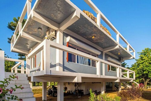 Charming apt with rooftop palapa bar & splash pool