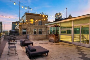 House (2 Bedrooms) | Interior - Skyline Lofts by Avantstay: a Multi-level Industrial-chic Retreat in Dtla With Rooftop Views, Soaring Ceilings & Steps to Dining, Music & Culture (Los Angeles)