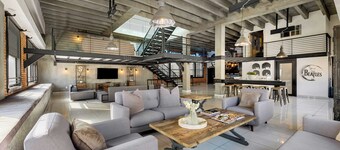 Skyline Lofts by Avantstay: a Multi-level Industrial-chic Retreat in Dtla With Rooftop Views, Soaring Ceilings & Steps to Dining, Music & Culture