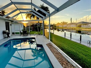 Pool - 40% Off Booking Special | Kayaks! |Dock Your Boat! (Cape Coral)