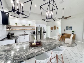 Fridge, microwave, oven, stovetop - 40% Off Booking Special | Kayaks! |Dock Your Boat! (Cape Coral)