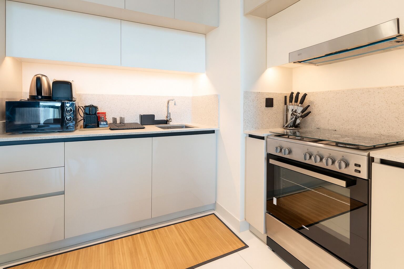 Luxury Apartment, 1 Bedroom, Balcony | Private kitchen | Coffee/tea maker, fridge, microwave, oven