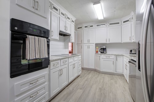 Central Lafayette Getaway – 3BR/2BA Furnished Home