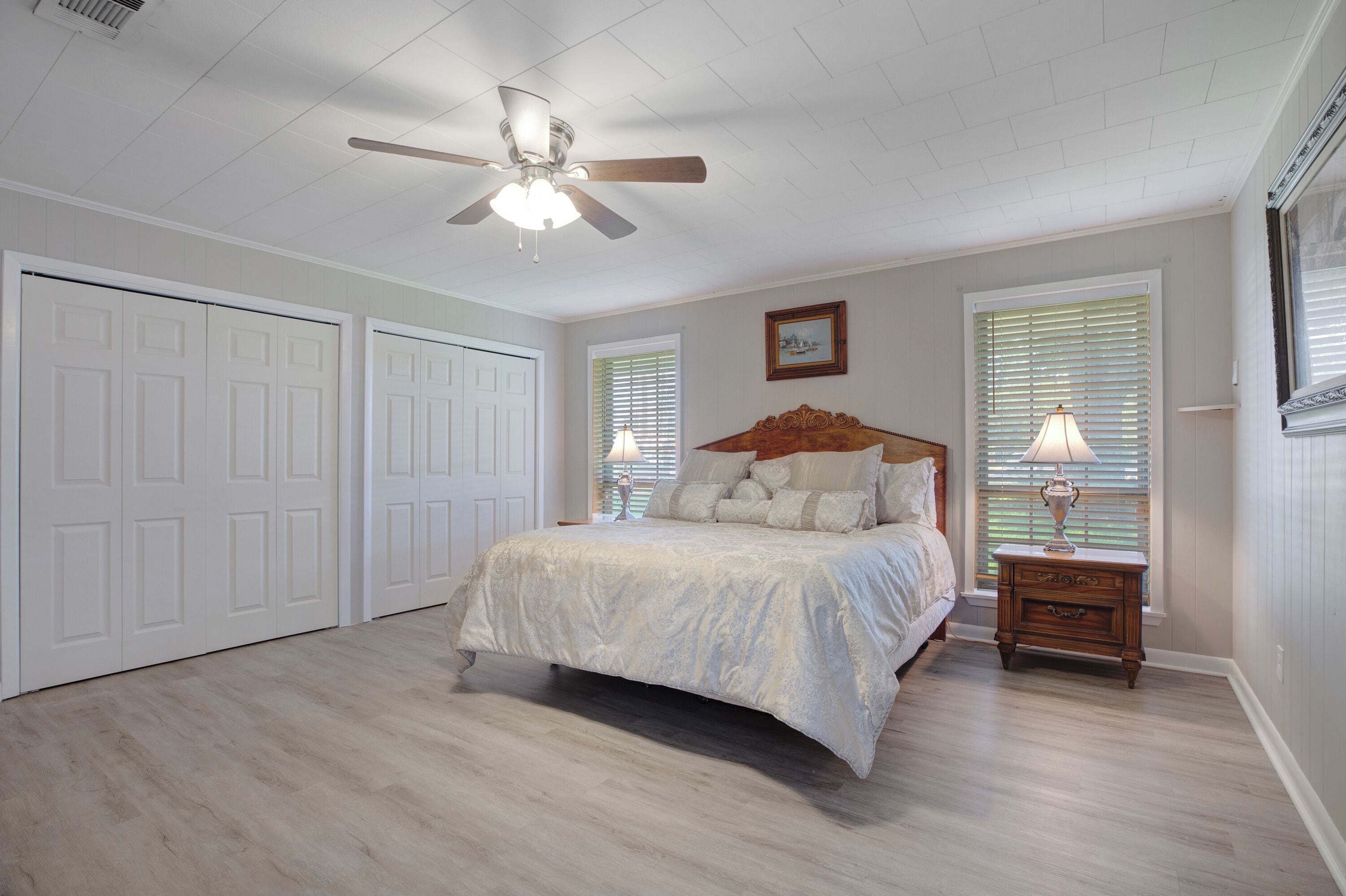 3 chambres, fer et planche à repasser, Wi-Fi gratuit, draps fournis