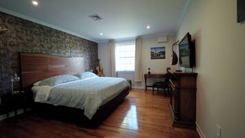 Room, 1 King Bed | Free WiFi