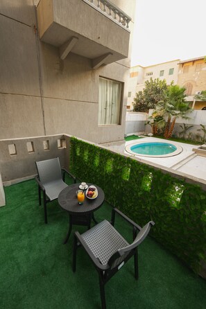 Chambre Double Classique, balcon, vue piscine | Balcon