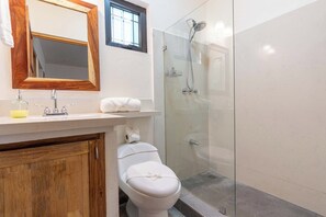 Towels, soap, toilet paper - La Encantada  200mt from Ocean, 2 BR, 1 Bth ,home #3 (Potrero)