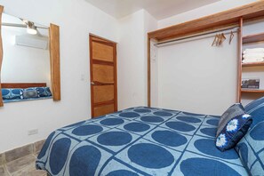 2 bedrooms, internet, bed sheets
