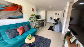 Comfort Apartment, Balcony, Mountain View | Living area