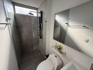 Appartement Confort, balcon, vue montagne | Salle de bain