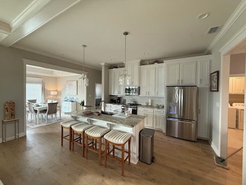 Elegant 4BR Retreat New build Comfort & Style