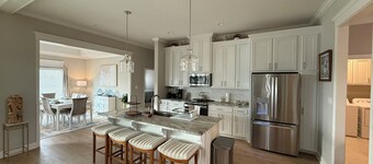 Elegant 4BR Retreat New build Comfort & Style