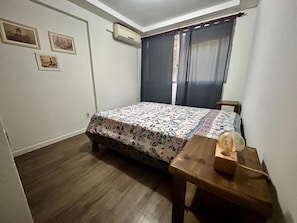 2 室のベッドルーム、アイロン / アイロン台、インターネット、ベッドシーツ