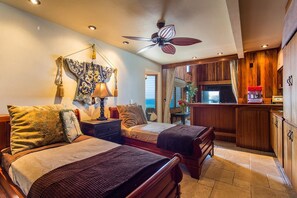 Casa, varias camas, balcón, vista al océano (Kona Bliss at Kona Onenalo) | 3 habitaciones y wifi gratis 