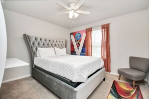 3 bedrooms, iron/ironing board, Internet, bed sheets - Welcoming 3-bedroom house with AC in vibrant Houston (Houston)