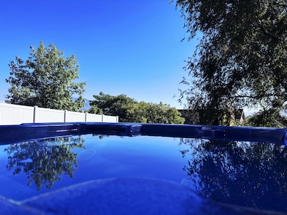 Magnífica casa de 3 dormitorios, 2 baños, unidad inferior, hottub, suite privada
