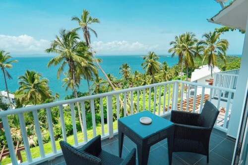 Oceanfront paradise, sun-beach VII 302