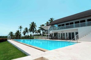 Pool - Oceanfront paradise, sun-beach VII 302 (Samana)