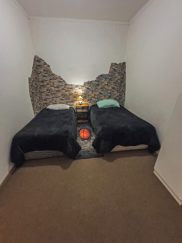 Kannettavalle tietokoneelle sopiva työtila, ilmainen Wi-Fi