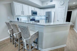 Dishwasher, coffee/tea maker - Condo Harbor Cove with Private Boat Slip (Orange Beach)