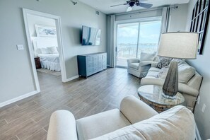 4 室のベッドルーム、WiFi (無料)、ベッドシーツ