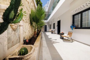 Exterior - Angel Apartments 1 (Koutouloufari)