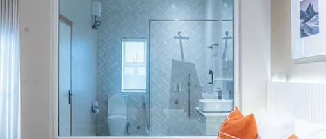 Deluxe Room, Courtyard View | Egyptian cotton sheets, premium bedding, down comforters